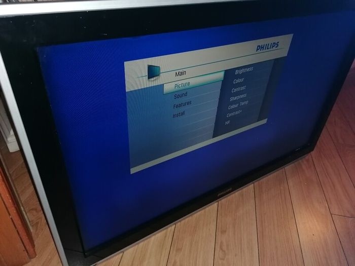 Two Tvs & 150 DVDs