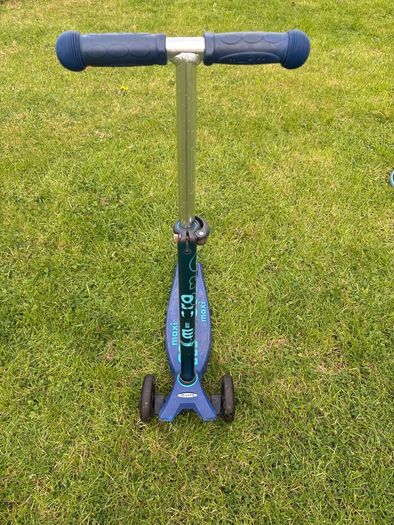 Micro Kid's Adjustable Height scooter