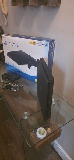 PlayStation 4 slim 500GB