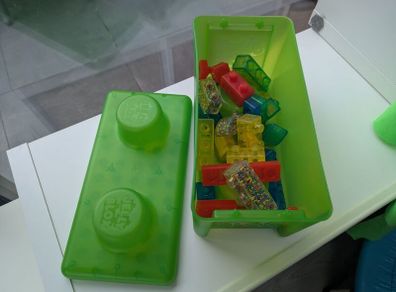 Jelly blox with storage case
