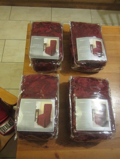 4 Christmas seat covers...