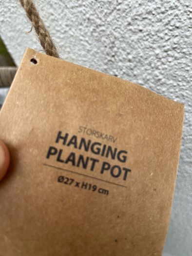 2 Hanging Pots
