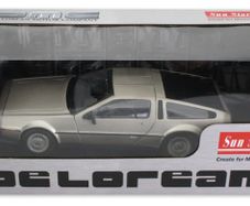 DeLorean 1:19 model