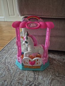 Pets Alive Unicorn and Stable Toy