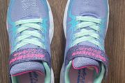 Sketchers Shimmer Beams Junior Girl Size UK 2 purple