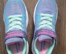 Sketchers Shimmer Beams Junior Girl Size UK 2 purple