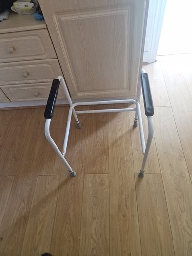 adjustable height toilet surround