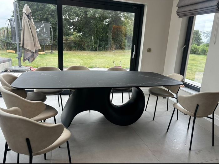 Calligaris Seashell dining table & 8 Calligaris chairs
