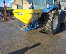 Fertiliser spreader