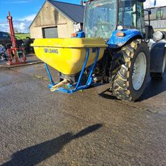 Fertiliser spreader