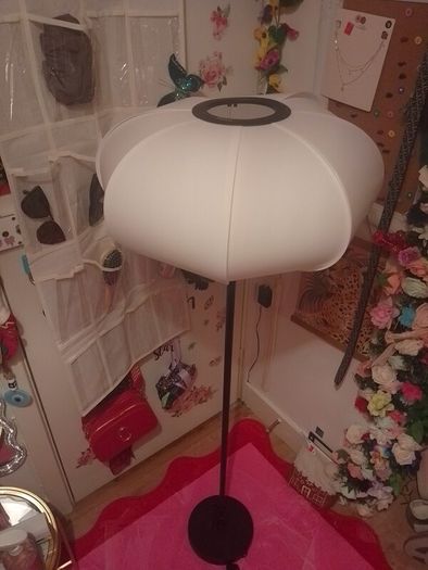 floor lamp