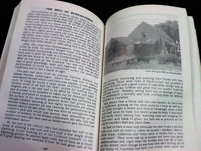 Itchy feet & thirsty work. A guide to the history and folklore of Ballinrobe Mayo local history Signed
