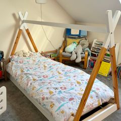 Beautiful Children's Tipee Style Bed