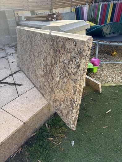 Granite worktop / backsplash