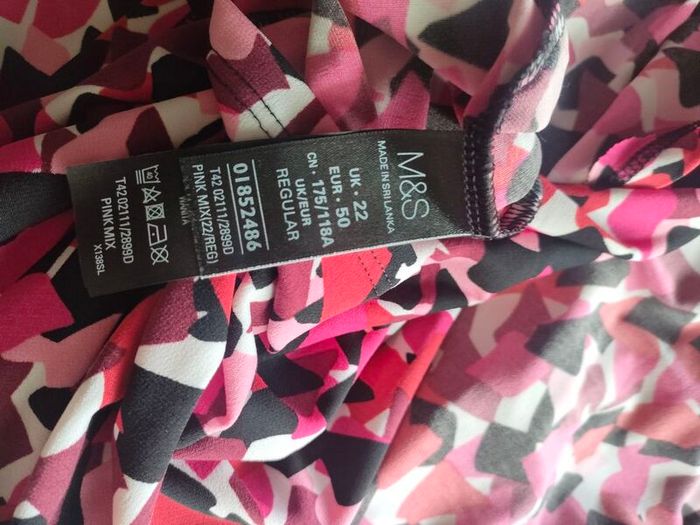 Marks and Spencers  Slinky dress knee length size 22 spring summer holidays occasions outfit Postage included