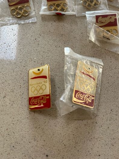 Coca Cola Pins x 32