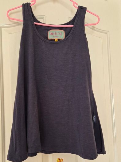 Moshiki sleeveless navy top
