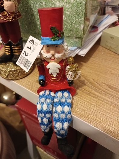 Sotting nutcracker christmas decoration