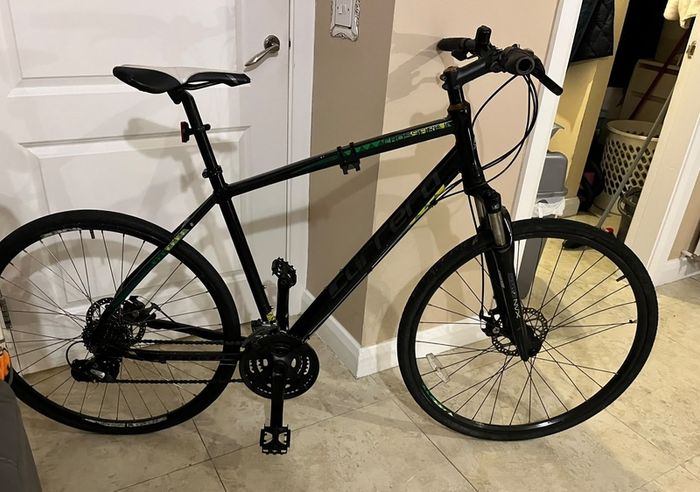 Adults Carrera Crossfire Hybrid Mountain Bike