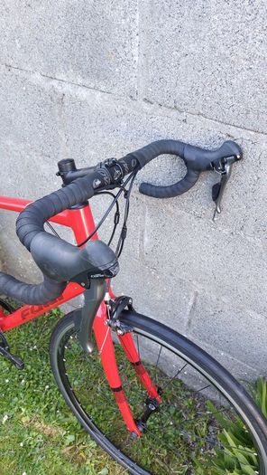 Fuji Sportif Road Bike - Size 58cm/XLarge - 16 speed Shimano Sora - Excellent condition - Cyclists Height 5ft 6" to 5ft 11"