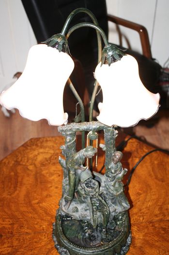 Vintage Fountain Table Lamp