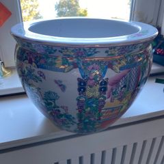 Vintage Chinese Famille Rose/ Rose Medallion Planter