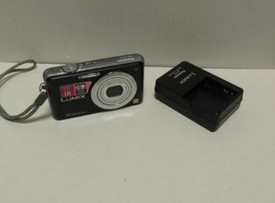 Camera Panasonic Lumix 12mp Black DMC-FS10
