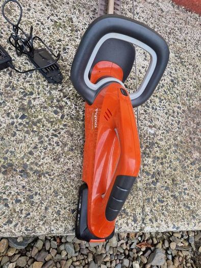 Flymo esaicut 450 18v hedge trimmer