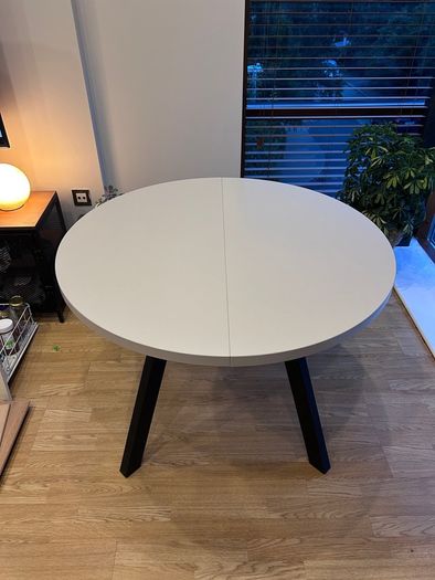 Extendable Dining Table