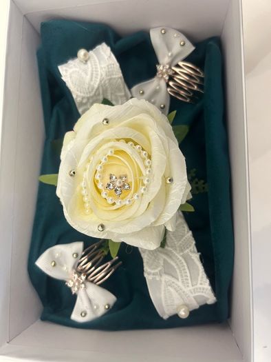 corsage