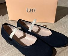 character shoe low heel