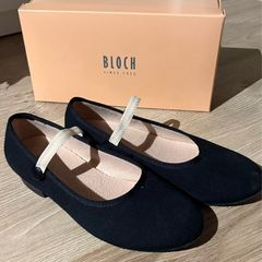 character shoe low heel