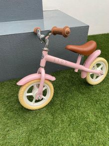 Girls balance bike