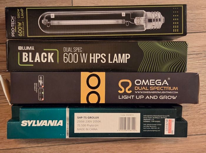 4 HPS Grow Lamps less then Half price