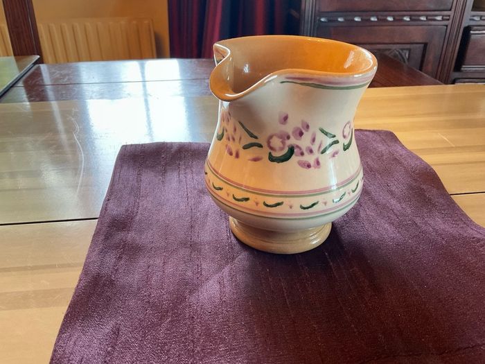 Nicholas Mosse   Further Reduced. lavender creamer  from Washington  Creek USA . 4 inches in height
