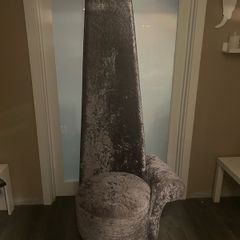 throne chair