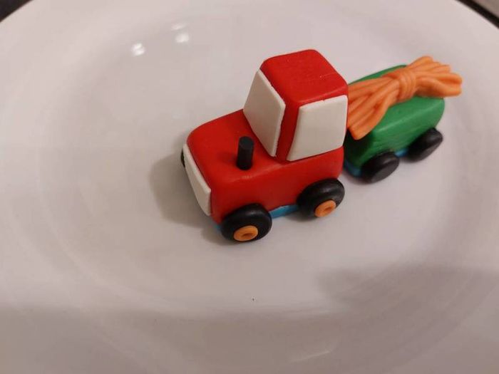 Tractor Scarecrow Barn with Animals Cake Decorations