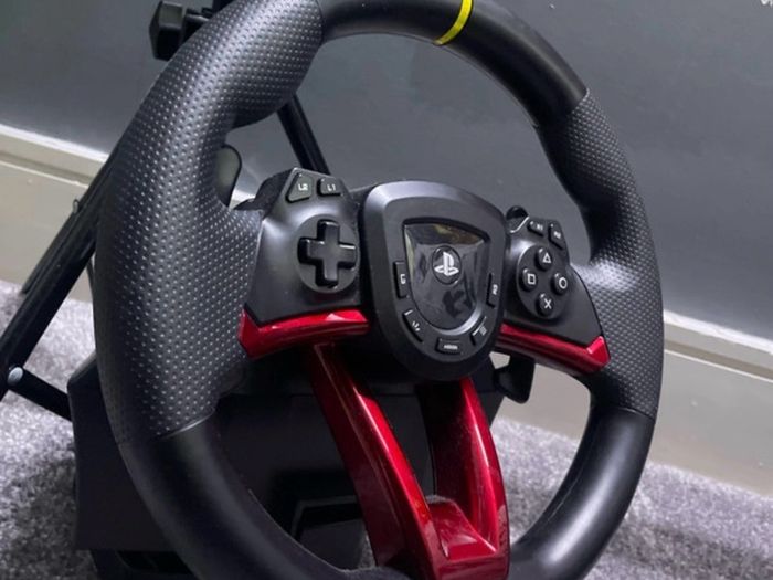 PS5/PS4 racing wireless wheel only used 1 have box too