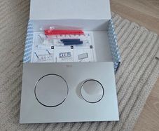 Roca PL10 toilet flush chrome