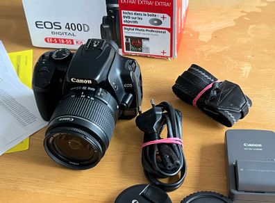 Canon EOS 400D with kit lens in box with acessories