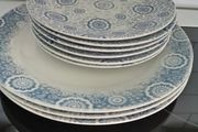 Blue/White 15 pc Table Ware