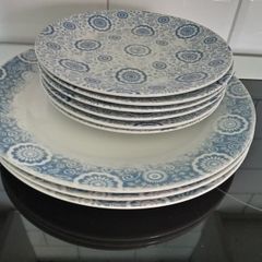 Blue/White 15 pc Table Ware