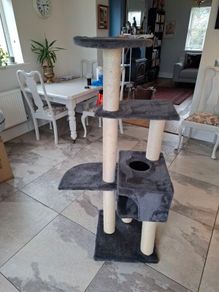 Cat tree house