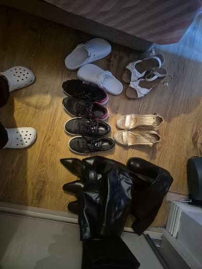womens size 4 footwear