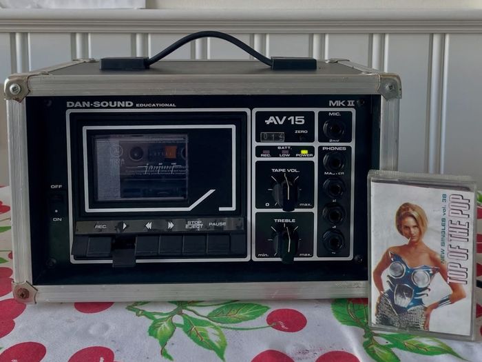 Dan-Sound AV15 MKII Cassette Recorder Portable Multi-Headphones Lo-Fi Music