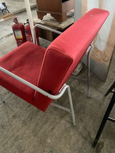 Free stools & chairs