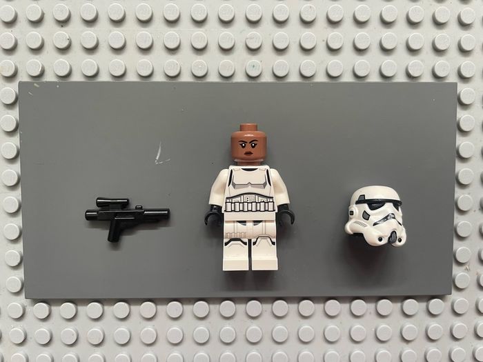 lego Star Wars sw1326 Imperial Stormtrooper minifigure- Female, Dual Molded Helmet with Light Bluish Gray Panels on Back, Shoulder Belts, Medium Brown Head