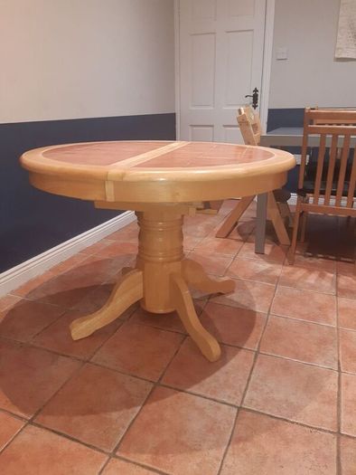 table, extendable, round to oval