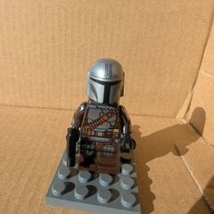 100% Lego LEGO Star Wars Mandalorian with Blaster, Jet Pack, Helmet, & Silver Beskar Armor