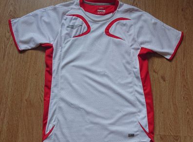 Sportwear Umbro Top   Size S